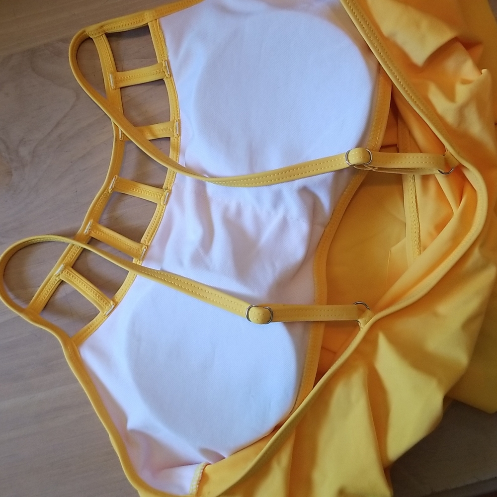 XL ruffle flowy bathing suit top - Picture 5 of 6